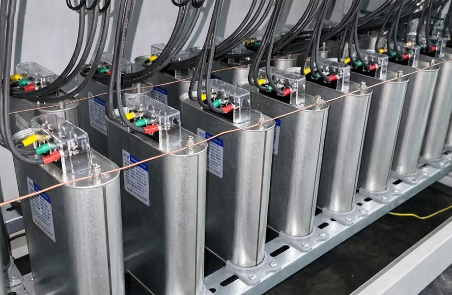 Harmonic control of power grid